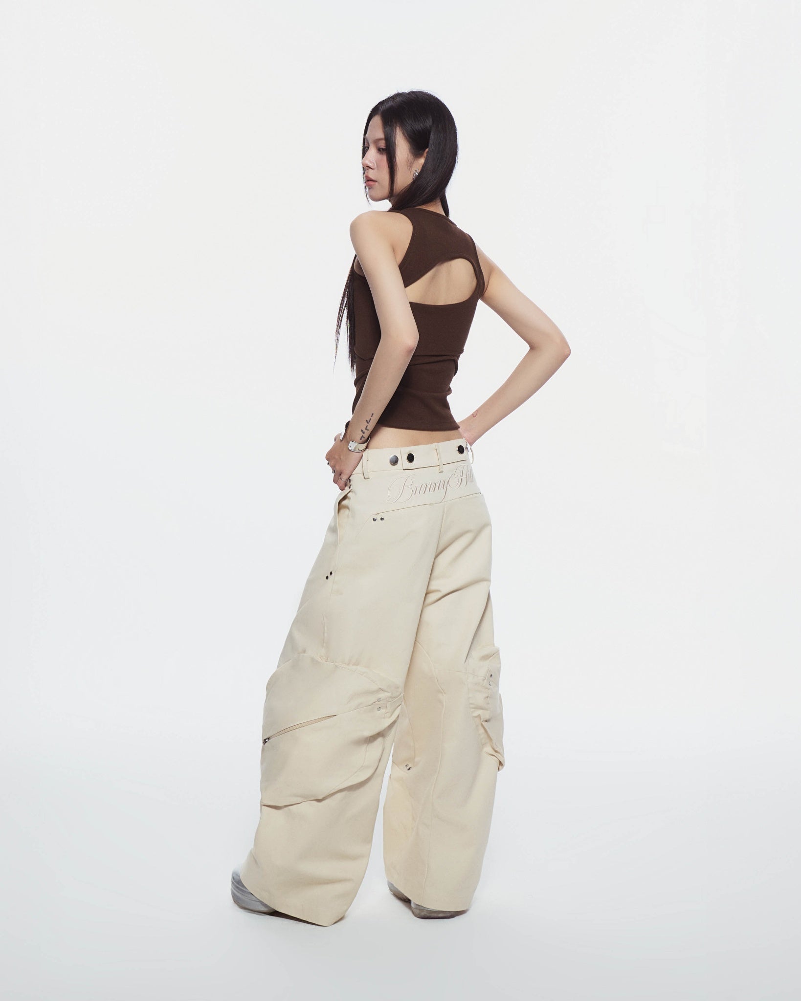 Conrad Sleeveless Top (Brown)