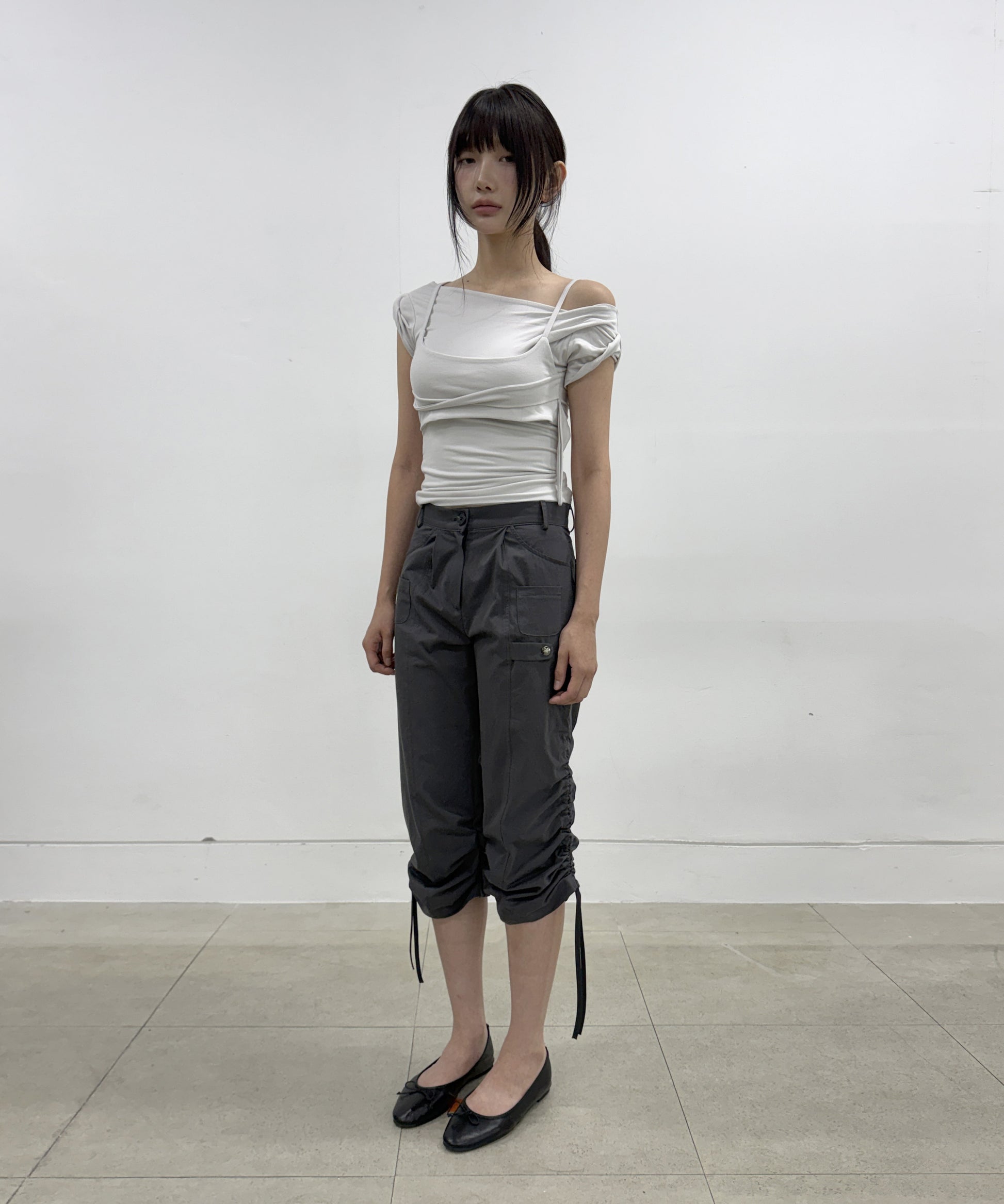 Structured Capri Pants (Dark Gray)