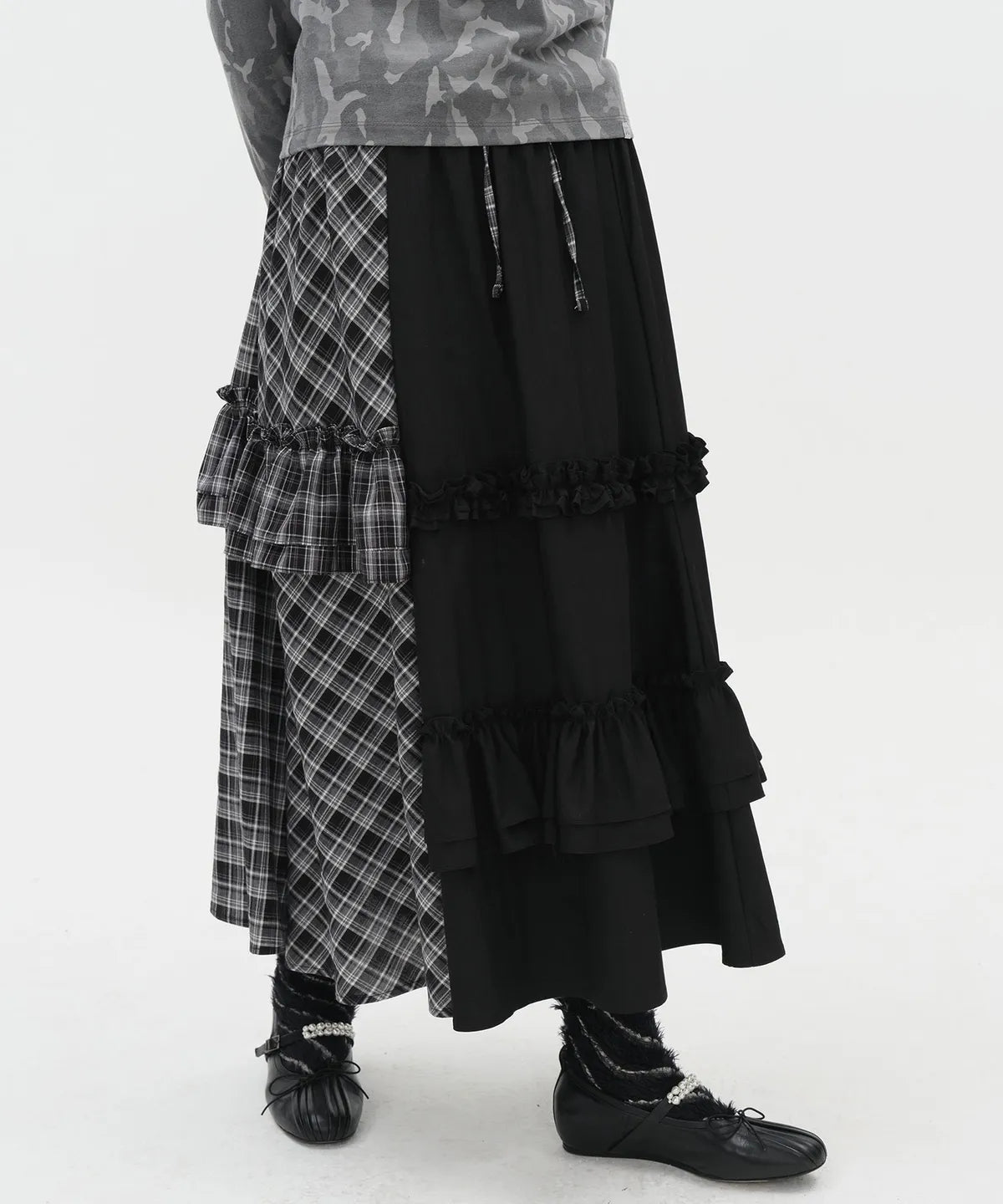 Check Panel Ruffle Skirt [Black]