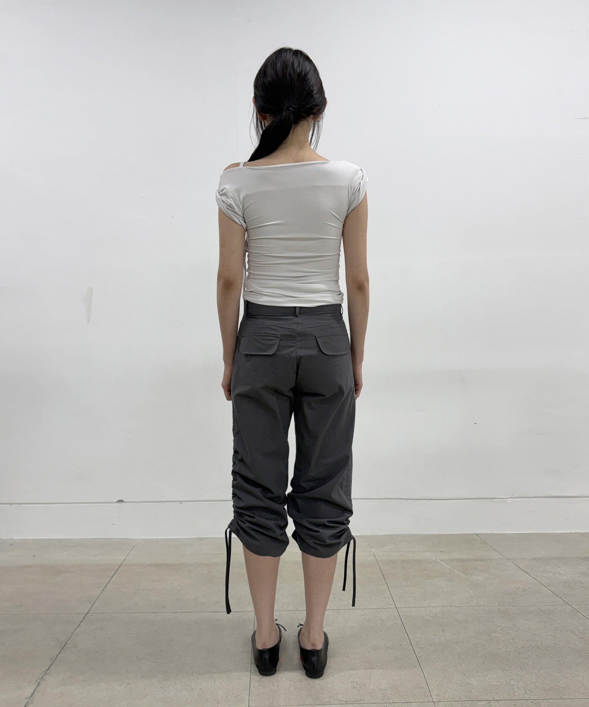 Structured Capri Pants (Dark Gray)