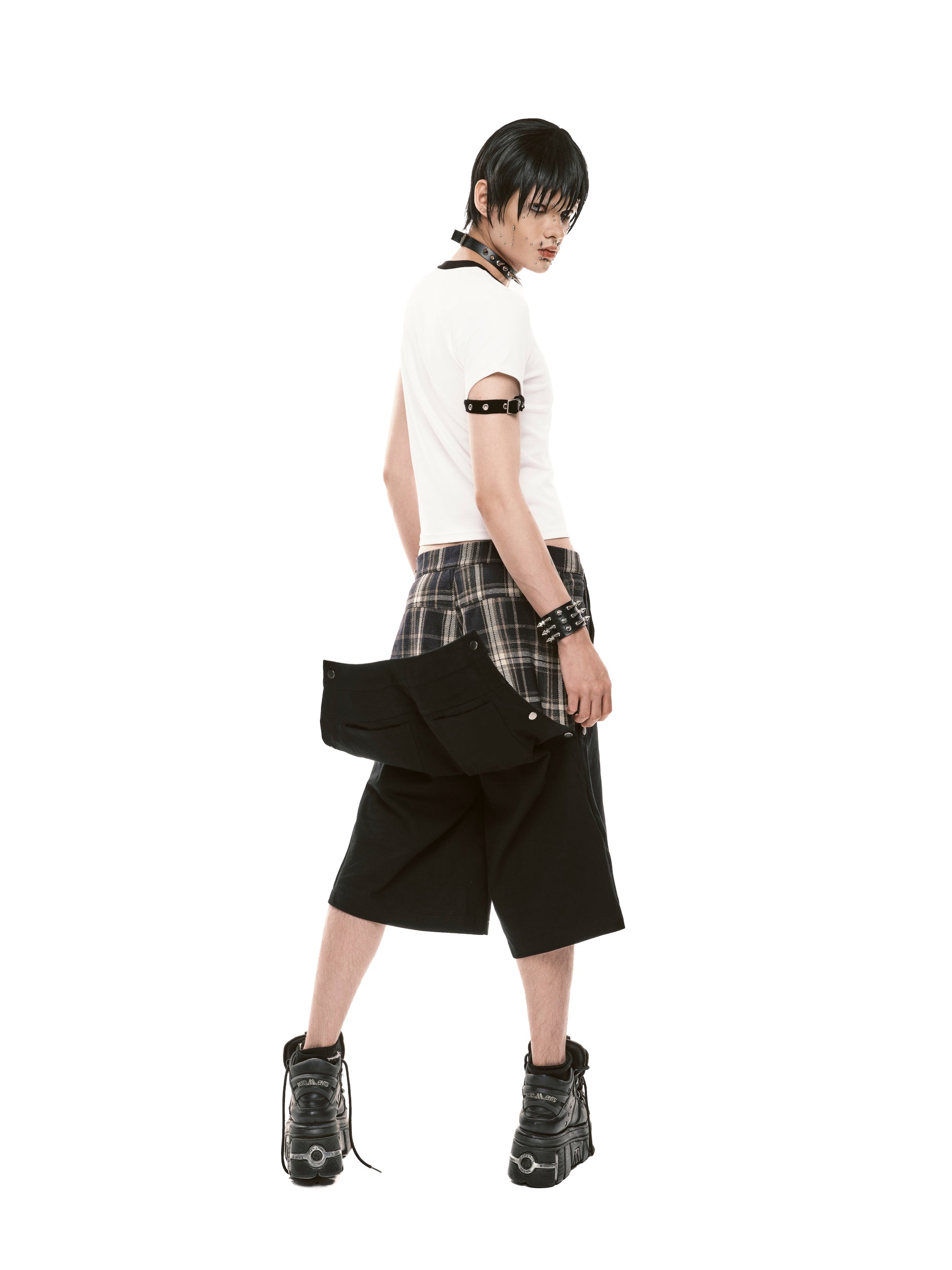Fracture Layer Shorts (Black)