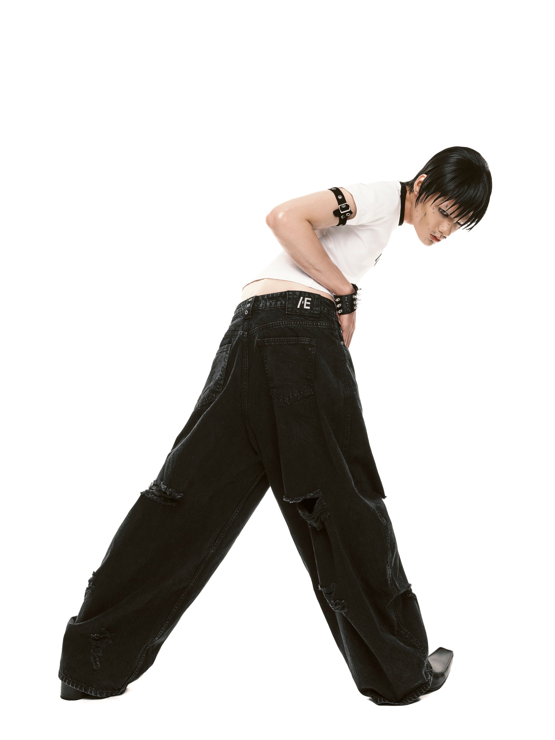 Distressed Balloon Jeans (Black)