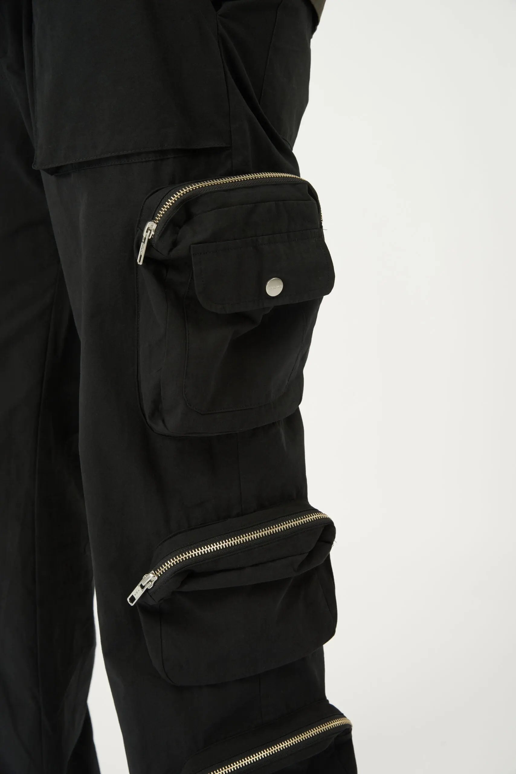 FRAGILE® 12P Cargo Pants / Black