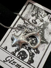 Gizmi Pendant