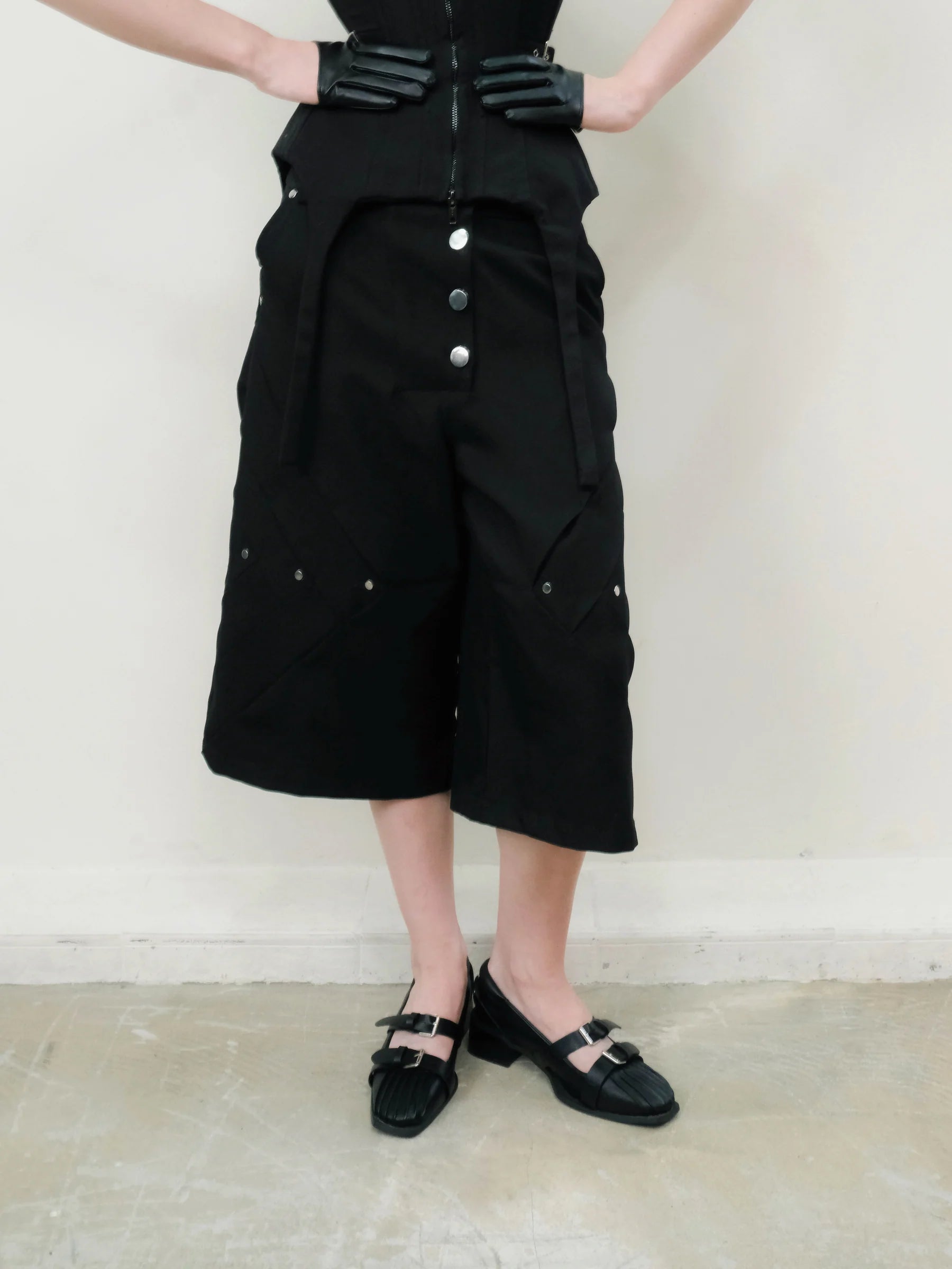 Bamboo Rivet Shorts (Black)