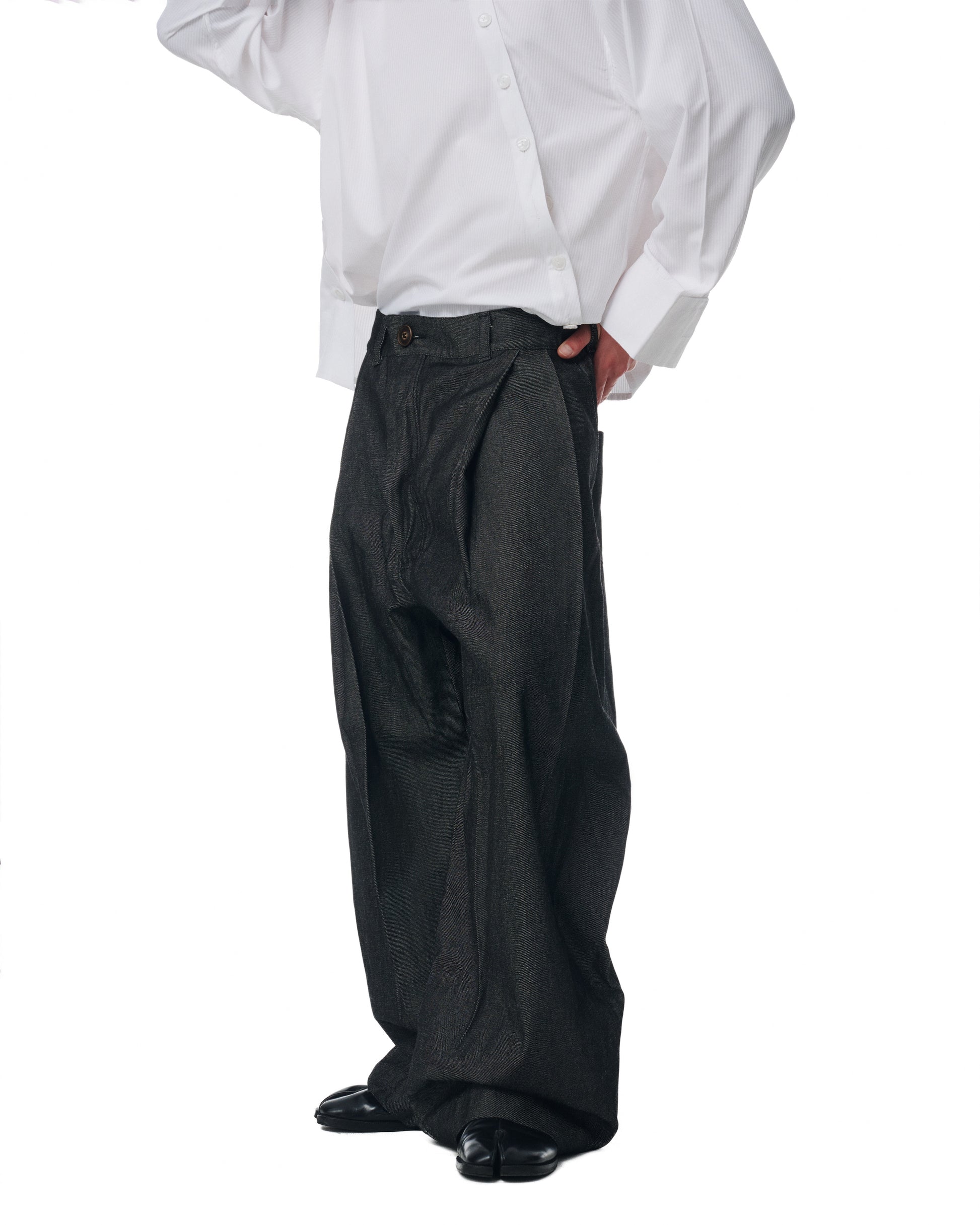 SIDE PLEAT RAW DENIM PANTS