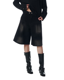 WASHED PLEATED JORTS