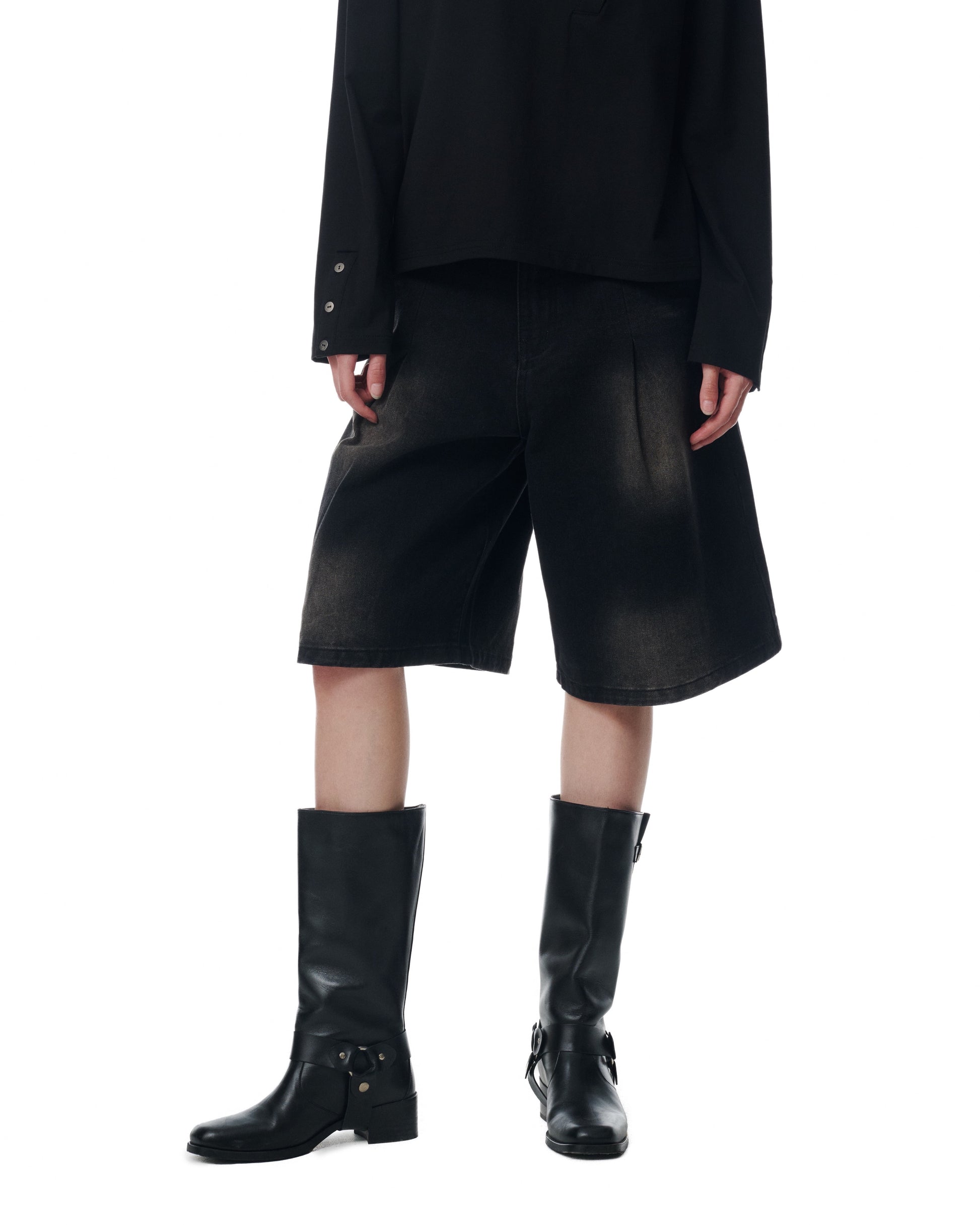 WASHED PLEATED JORTS