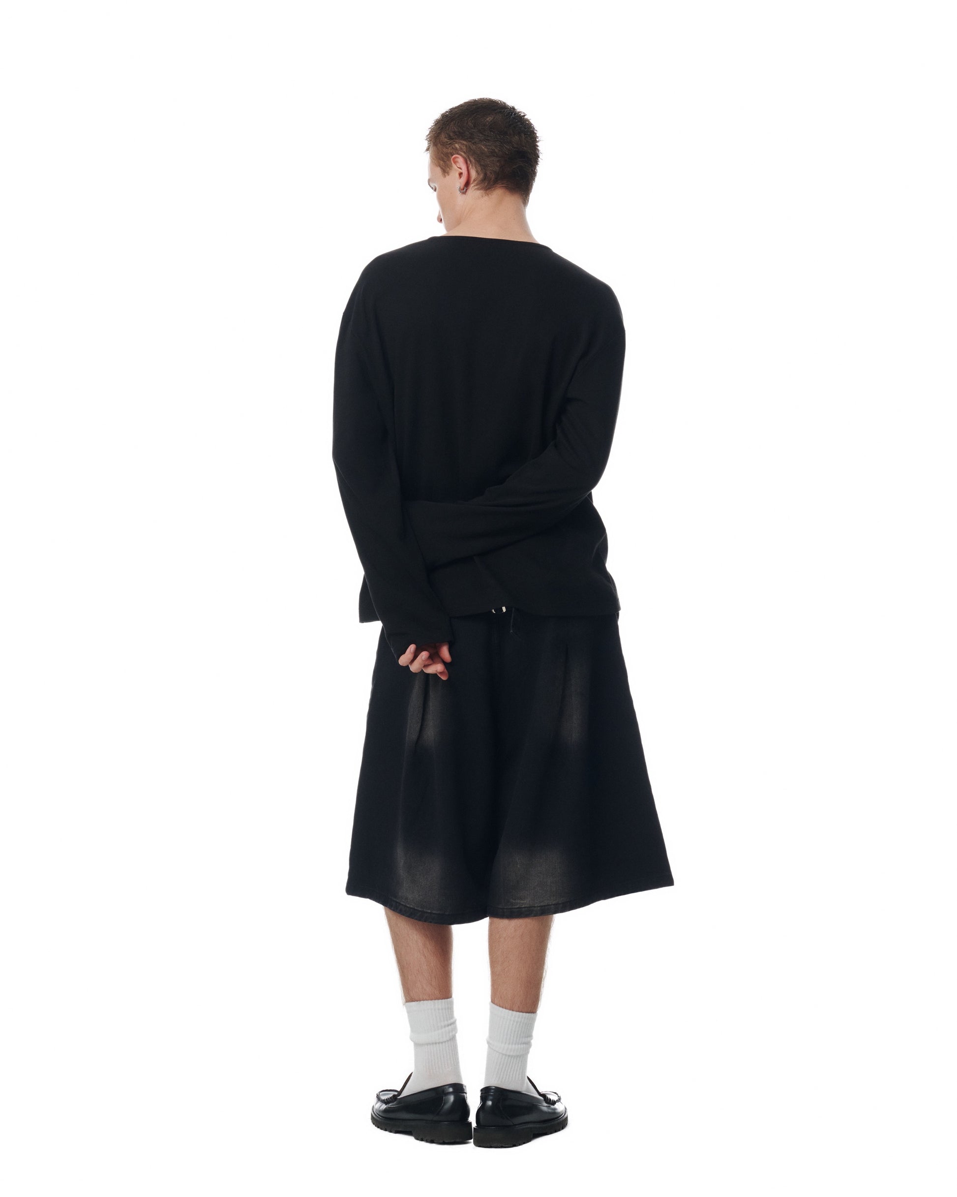 WASHED PLEATED JORTS