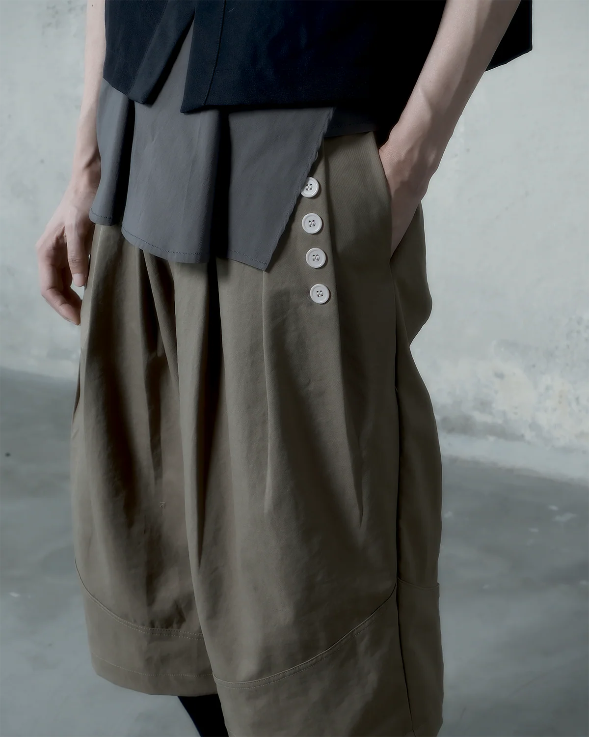 Button Shorts (Brown)