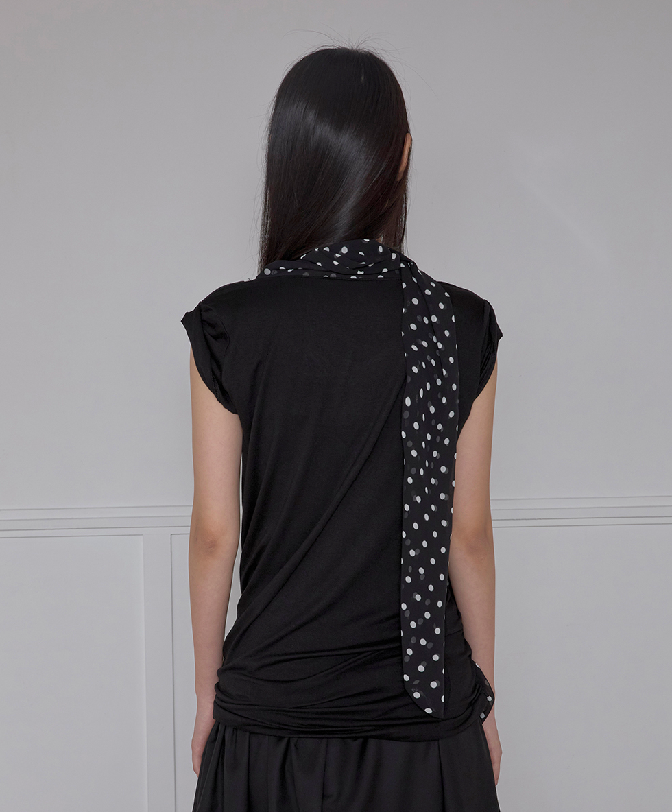 Layered Dot Scarf T-Shirt (Black)
