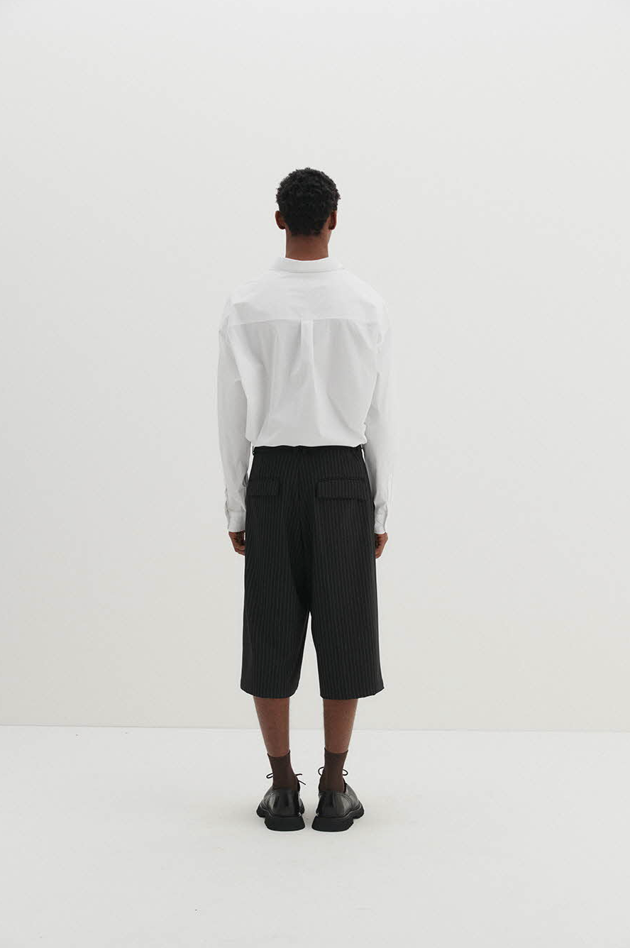 Belted Stripe Bermuda Slacks (Black)