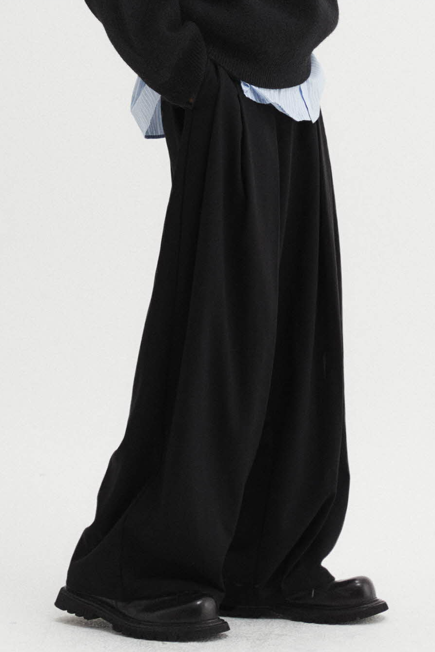 Multi-pleated wide slacks (Black)