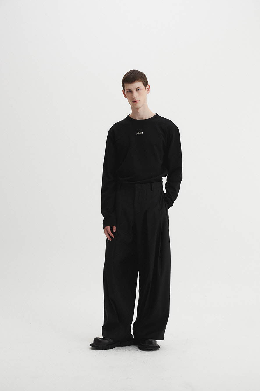 Multi-pleated wide slacks (Black)