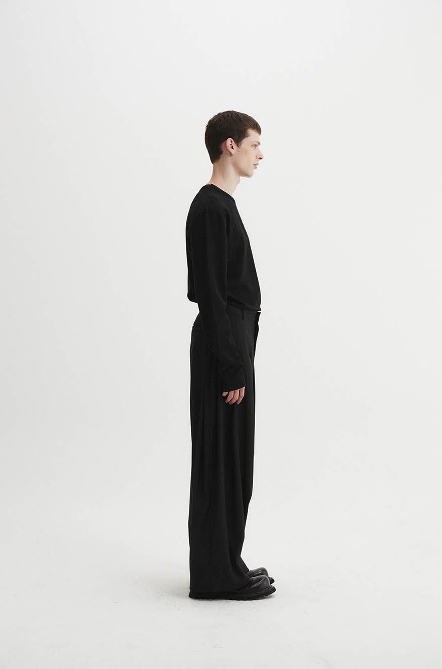Multi-pleated wide slacks (Black)