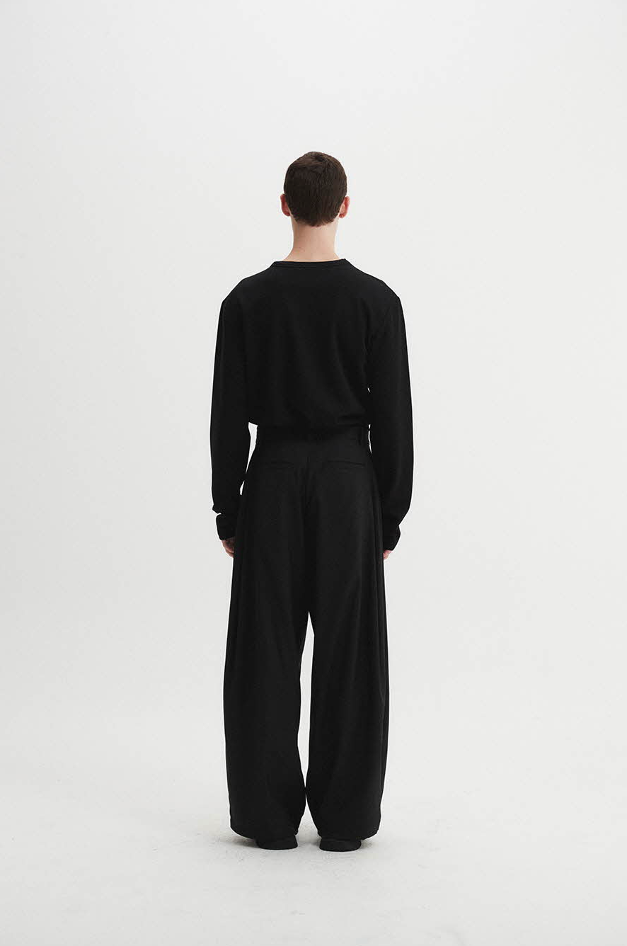 Multi-pleated wide slacks (Black)