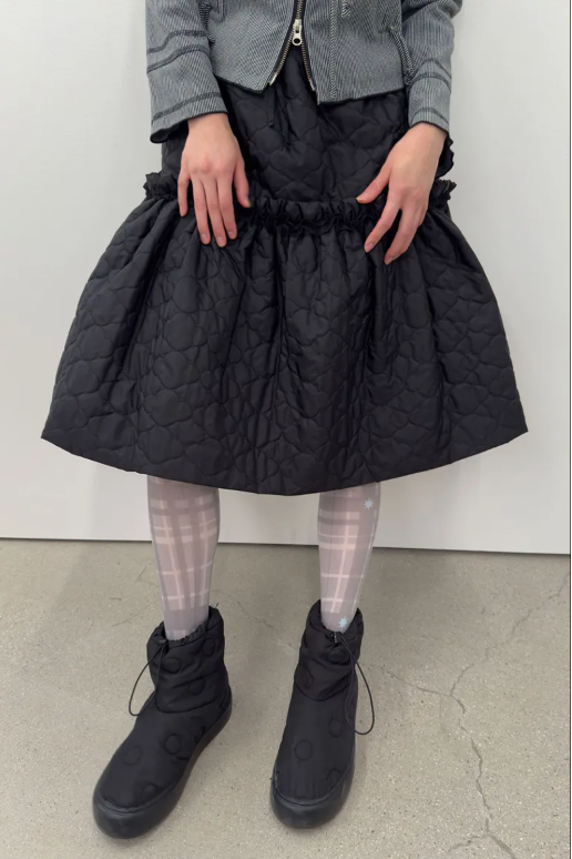 Quilted Ruffled Skirt [Black]