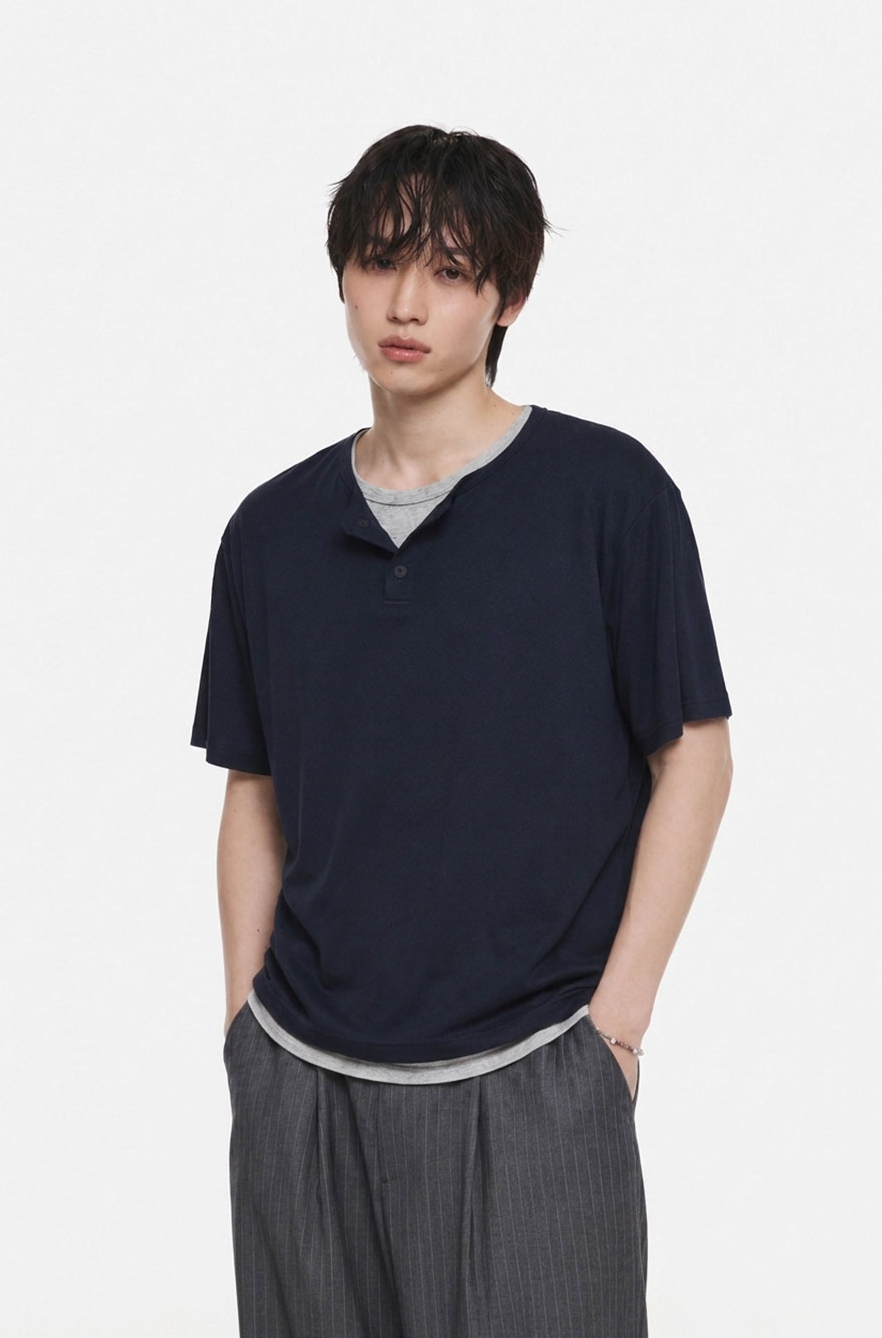 Layered Henley Neck T-shirt (Navy)