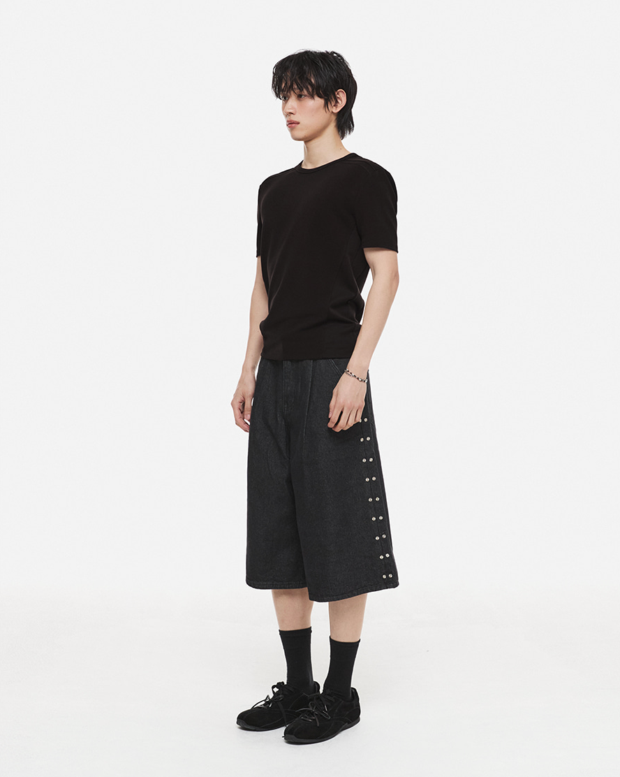 Side Rivet Bermuda Denim Pants (Black)