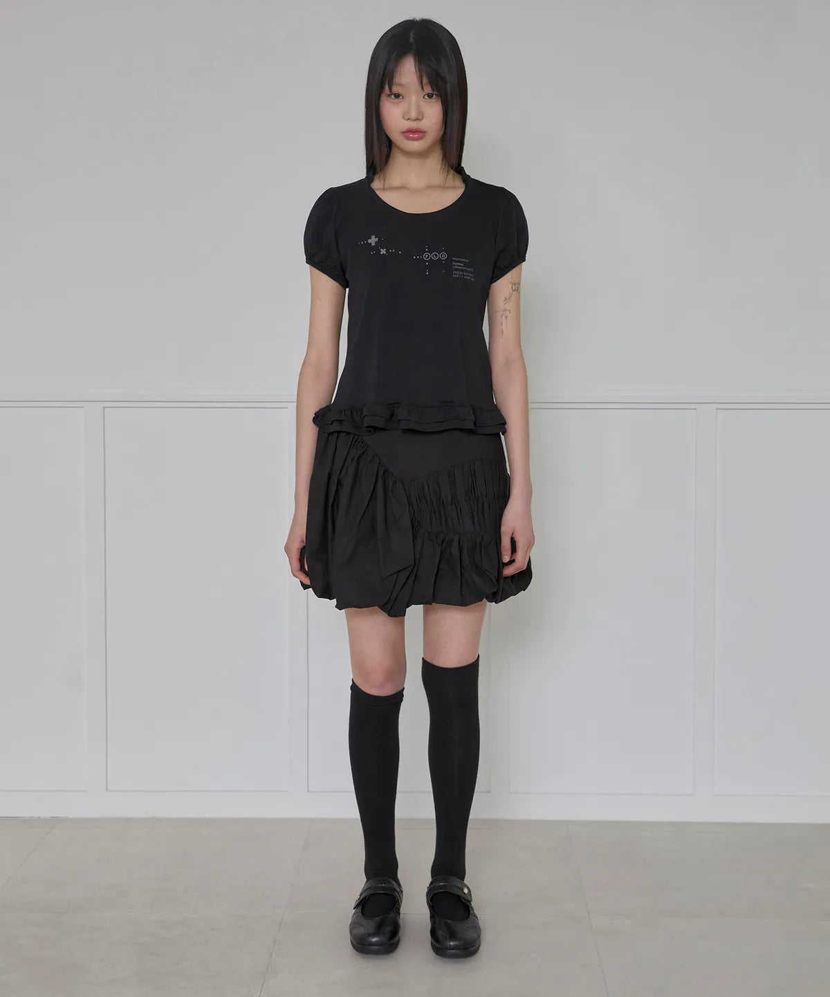 Muta Frill Puff T-Shirt (Black)